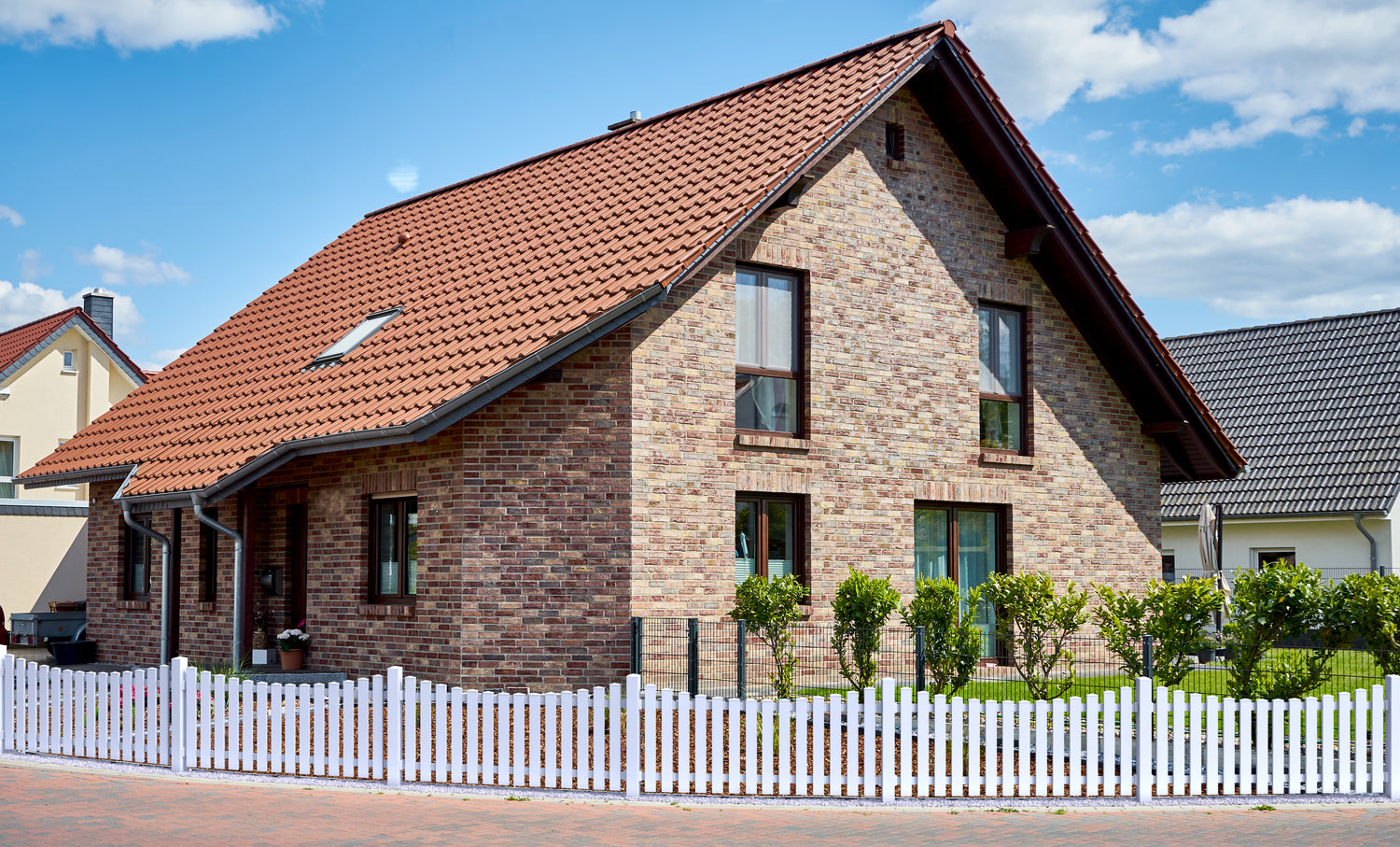 Vorgartenzaun PVC Bogen unten haus